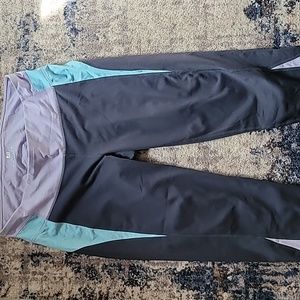 Capri yoga pants size large. By free country